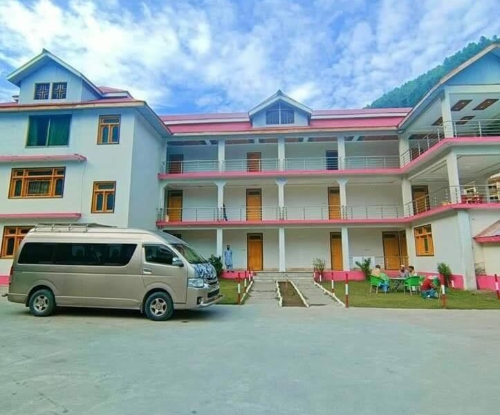 eden hotel-naran