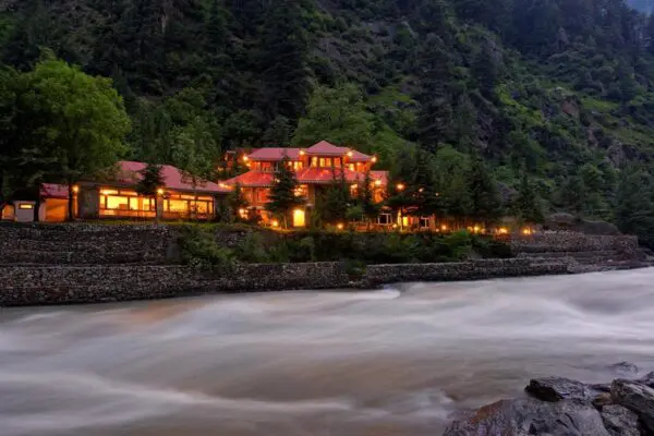 pine park hotel kaghan