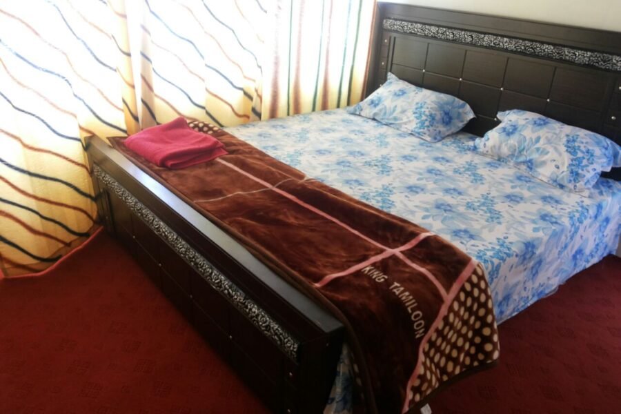 1452592467 Kashmir Lodges Sharda Rooms bed luxurios accommodation in sharda Neelum