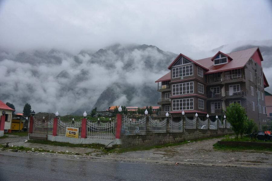 Magnum Hotel batakundi