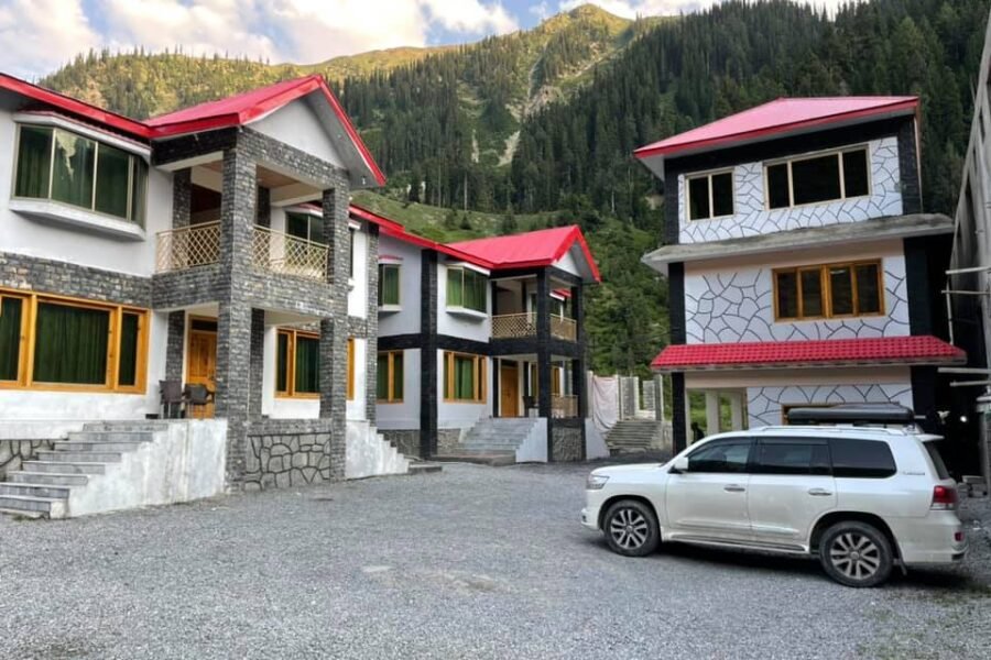Zeb Lodges Naran