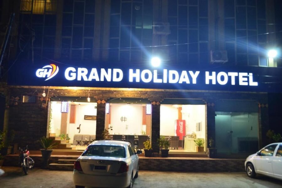 Grand Holiday Hotel