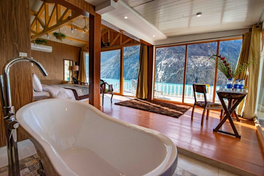 Luxus Hunza Honymoon Tour Package