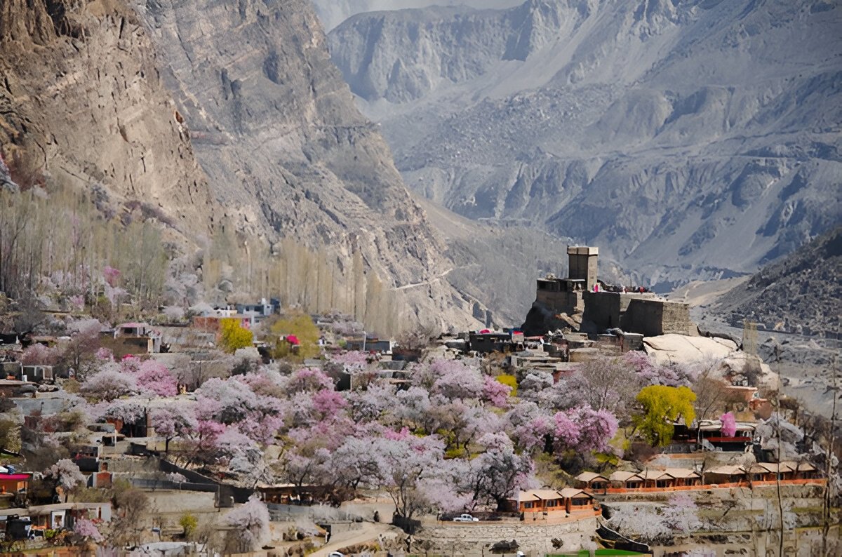 trip to hunza 5 days